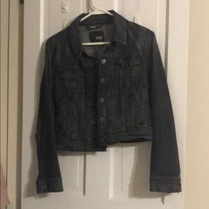 Black distressed Levi Strauss Jean jacket.  Sm